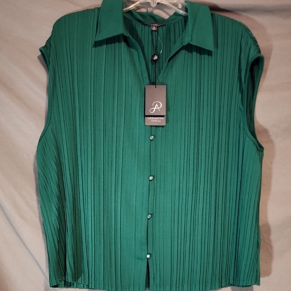 Adrianna Papell Tops - Adrianna Papell NWT Emerald Button Down Shirt